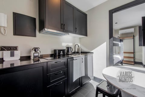 Coffee/tea facilities, Kitchen or kitchenette