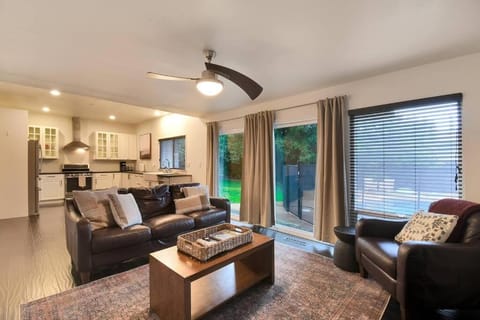 Kitchen or kitchenette, Living room, stove