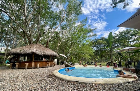 Restaurant/places to eat, Hot Tub, Swimming pool