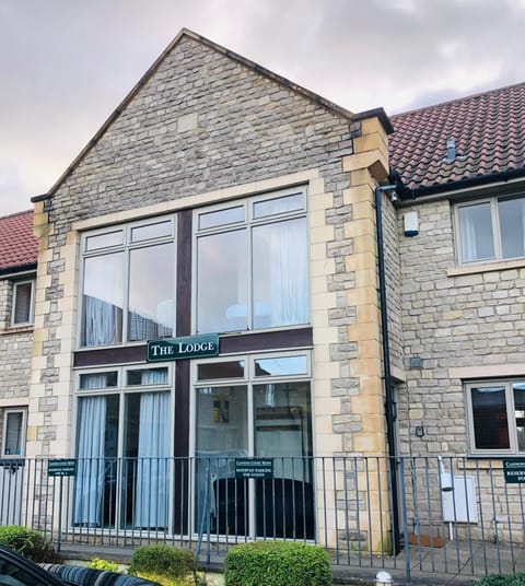 Canons Court Mews Nature lodge in Stroud District