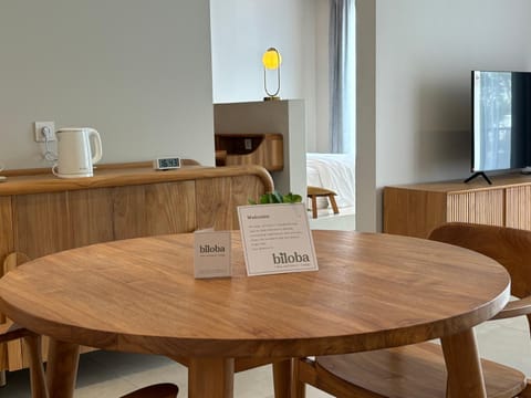 Coffee/tea facilities, Dining area