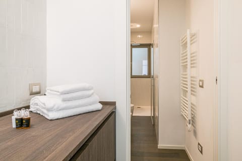 Palazzo La Cortesella - Modern Design & Central Location Apartment in Como