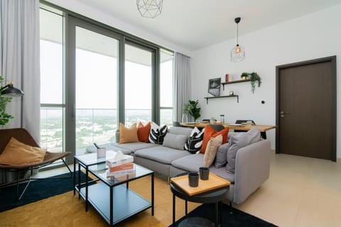Kitchen or kitchenette, Living room, Seating area