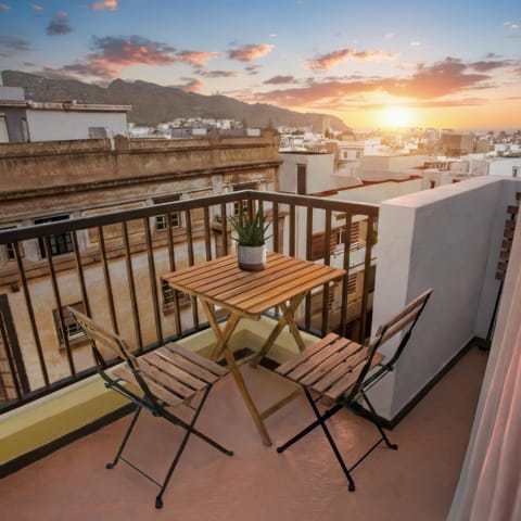 Off site, View (from property/room), Balcony/Terrace, City view, Mountain view, Sea view, Street view, Sunrise, Quiet street view