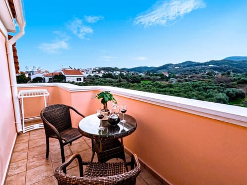 Patio, Day, Natural landscape, View (from property/room), Balcony/Terrace, Mountain view