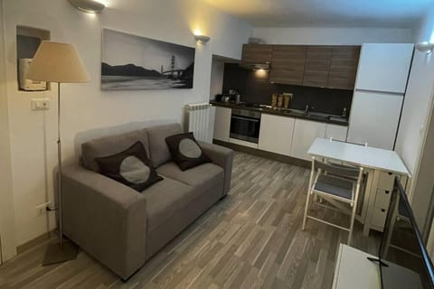 Penna's House - Citra LT 4240 Apartment in Genoa