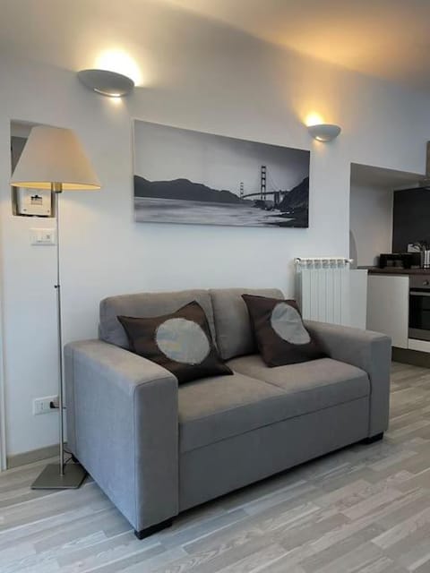 Penna's House - Citra LT 4240 Apartment in Genoa