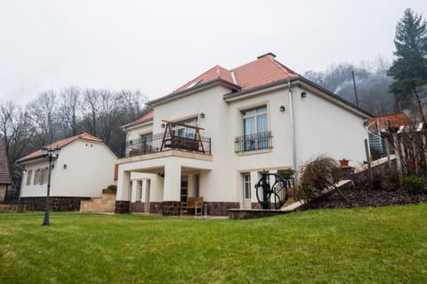 Property building, Garden, Garden view