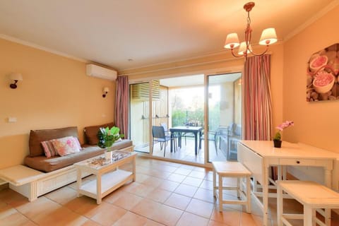 Bed, furniture, kitchen