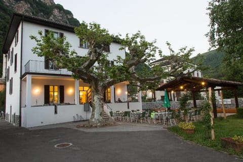 Property building, Spring, Garden