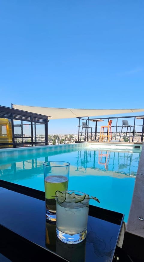 Balcony/Terrace, Swimming pool