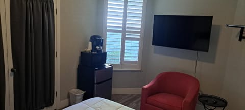 TV and multimedia, Coffee/tea facilities, Coffee/tea facilities, Seating area, minibar