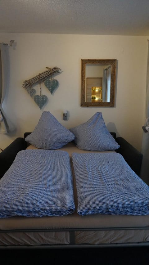 Bed, Living room, Decorative detail, Bedroom