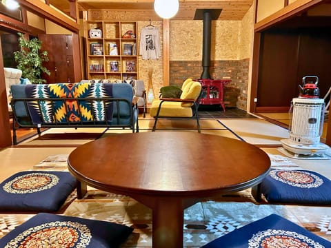 Living room, Seating area