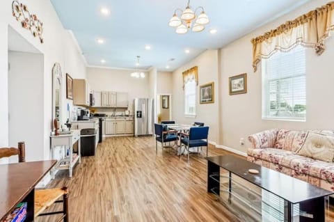 TV and multimedia, Kitchen or kitchenette, Living room, Seating area, Dining area, minibar, pet friendly, stove