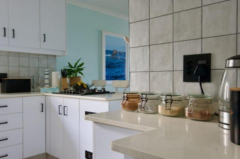 Coffee/tea facilities, Kitchen or kitchenette, Food and drinks