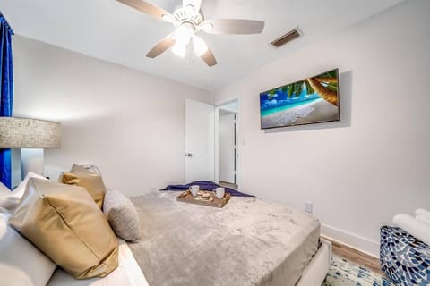 Stylish - Water View Condo - Palm Wave Says Apartment in Coconut Creek