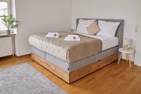 Bed, Photo of the whole room, Bedroom, towels