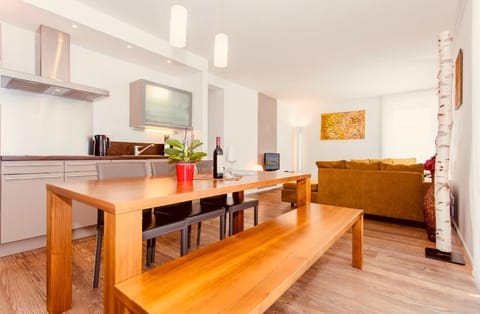 Kitchen or kitchenette, Seating area, Dining area
