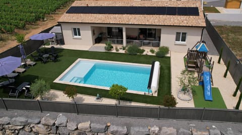 Property building, Patio, Garden, sunbed