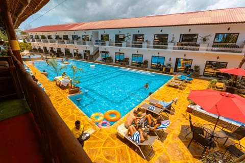 Property building, Pool view, Swimming pool, sunbed