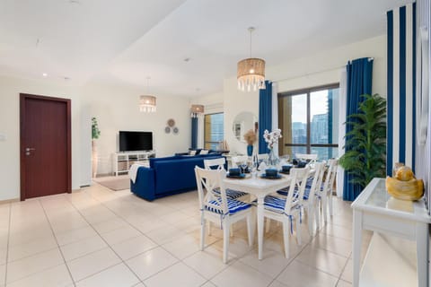 Communal lounge/ TV room, TV and multimedia, Living room, Dining area