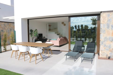 Day, Living room