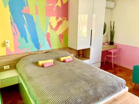 Bed, Bedroom