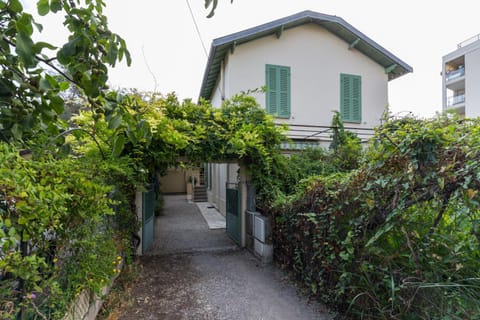 appartement RDC Apartment in Antibes