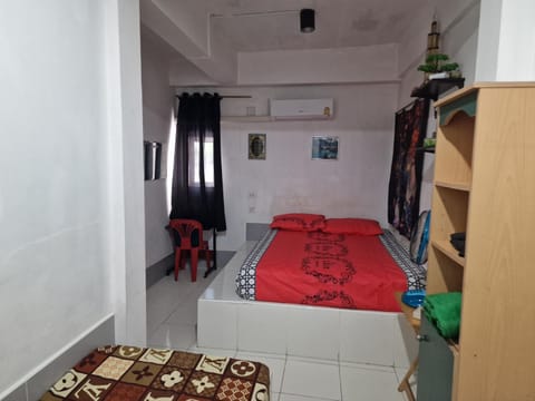 Bedroom, air conditioner