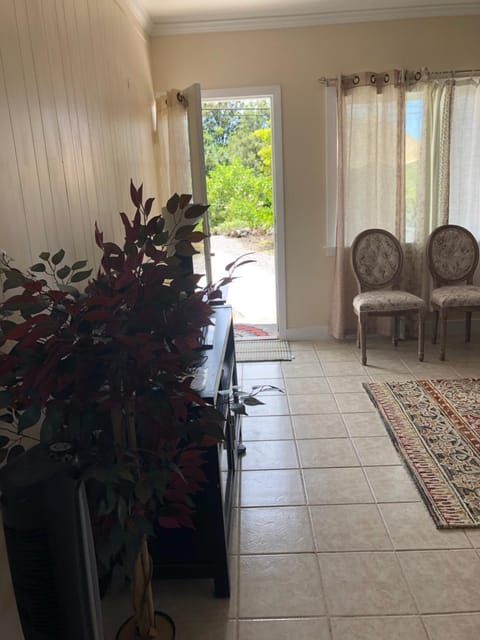 Facade/entrance, Living room, Seating area