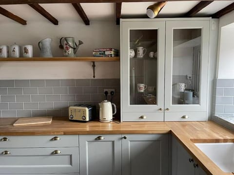 Coffee/tea facilities, Kitchen or kitchenette