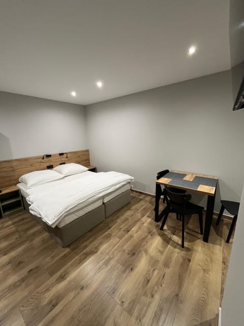 Bed, Photo of the whole room, Bedroom, hair dresser