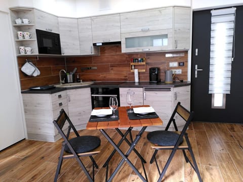 Kitchen or kitchenette, Living room, Seating area, Dining area, dishwasher, oven, stove, kitchen