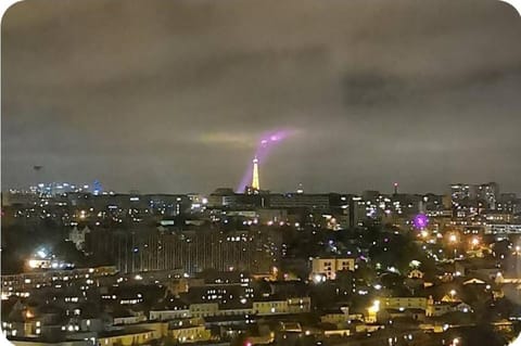 Chambre#1privée en colocation Vue sur Paris Tour Eiffel Vacation rental in Île-de-France