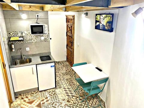 Estudio nuevo! Al lado del metro L1 L4 L5 Apartment in L'Hospitalet de Llobregat