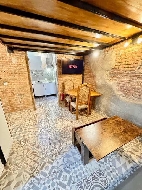 Estudio nuevo! Al lado del metro L1 L4 L5 Apartment in L'Hospitalet de Llobregat