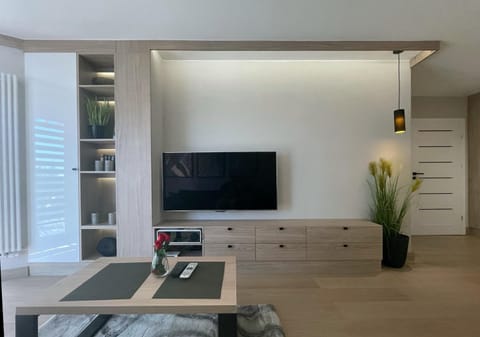 TV and multimedia, Evening entertainment