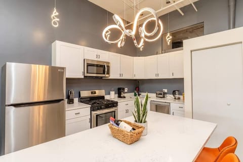 Coffee/tea facilities, Kitchen or kitchenette, Food and drinks, Dining area, Food, dishwasher, minibar, oven, stove, toaster