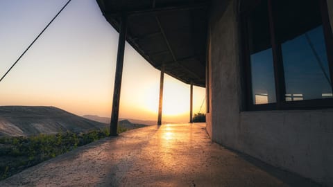 Natural landscape, Fitness centre/facilities, Mountain view, Sunrise