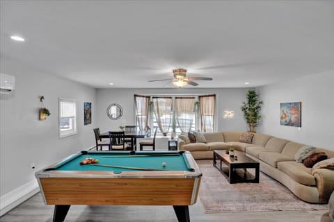 Log Cabin and Guest House Sleeps 18 2 Game Rooms Cabin in Tunkhannock Township