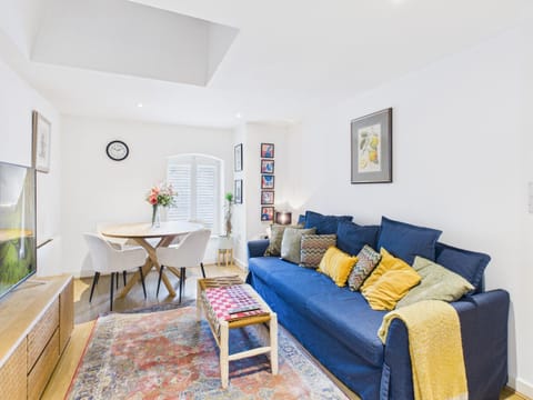 Communal lounge/ TV room, Living room