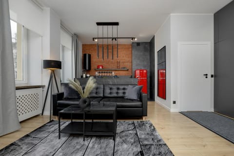TV and multimedia, Living room, Seating area, internet, wardrobe