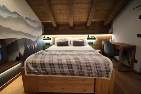 Bed, Bedroom
