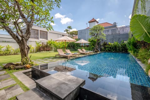 Garden, Swimming pool