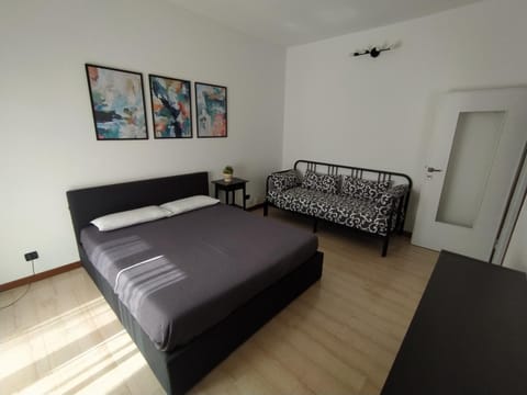 Bed, Living room, Bedroom