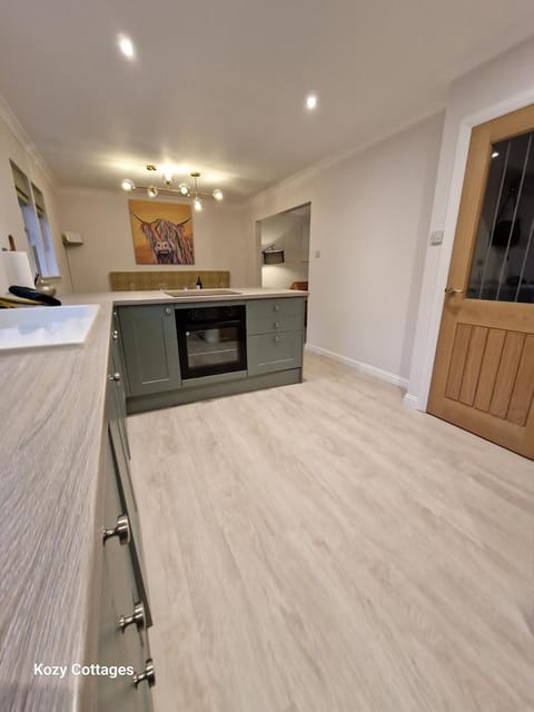 Kitchen or kitchenette, minibar, pet friendly, stove