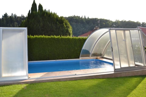 Swimming pool, Swimming pool
