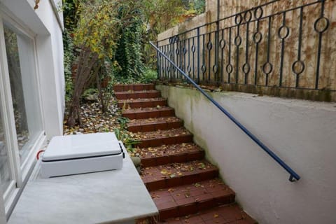 Ruhige 4-Zi-Wohnung mit großem Balkon und Blick ins Grüne Apartment in Karlsruhe