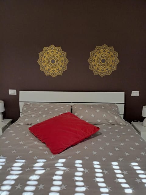 Bed, Decorative detail, Bedroom